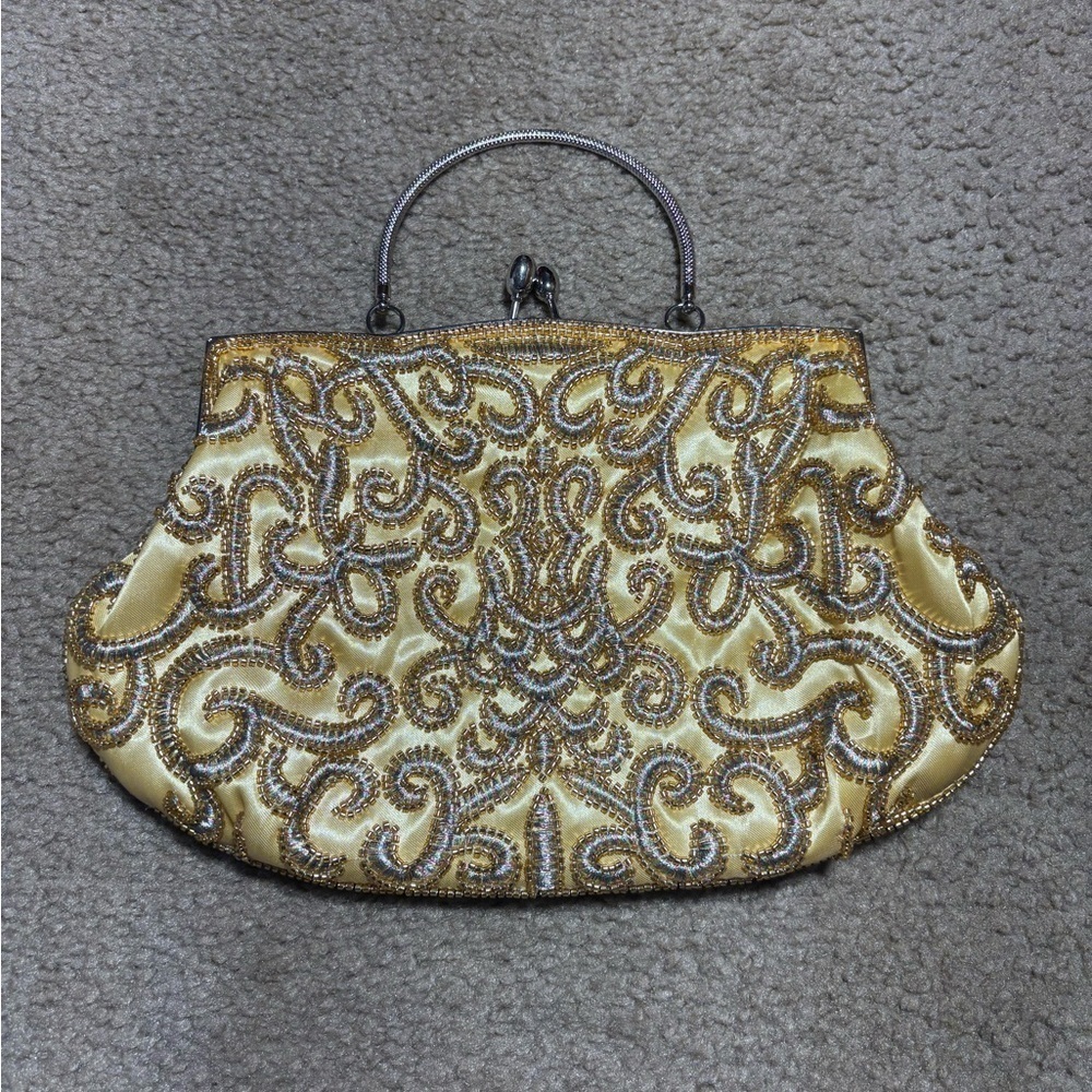 yellow and silver beaded evening bag with a touch of glamour